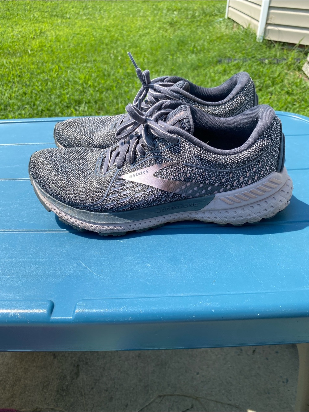 Brooks Women's Gray Knit Running Sneakers